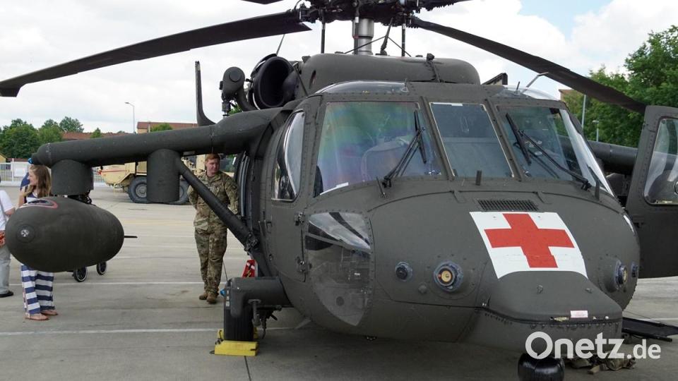 Mit solchen Black-Hawk-Hubschraubern fliegt die US-Armee das Klinikum Amberg an. Archivbild: jma