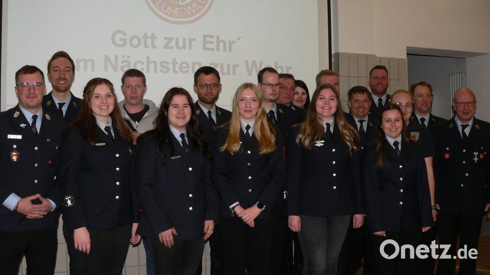 Auch zahlreiche Beförderungen standen in der Jahreshauptversammlung der Feuerwehr Luhe an. Bild: mh