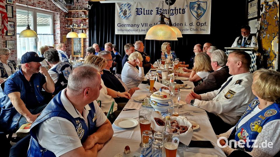 Der Motorradclub „Blue Knights“ feiert sein 30-jähriges Bestehen mit einem Kommersvormittag. Bild: R. Kreuzer