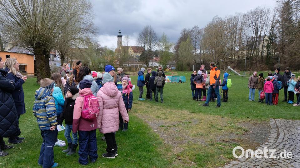 Im weiten Rund der Freizeitanlage „Mühlpaint“ startet die erste Osterhasenrallye des OWV Floß. Bild: le