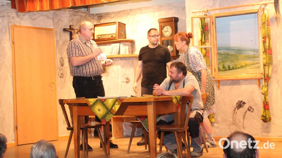 Die Theatergruppe hat ihr Publikum nach drei Jahren Pause mit dem Lustspiel &quot;Denn sie wüssten gern, was sie tun&quot; begeistert. Archivbild: pi