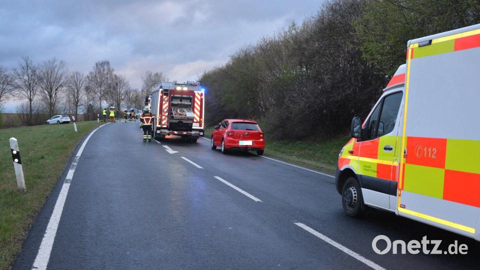 Nach einem Unfall war Dienstagfrüh die B299 bei Mitterteich komplett gesperrt. Bild: jr