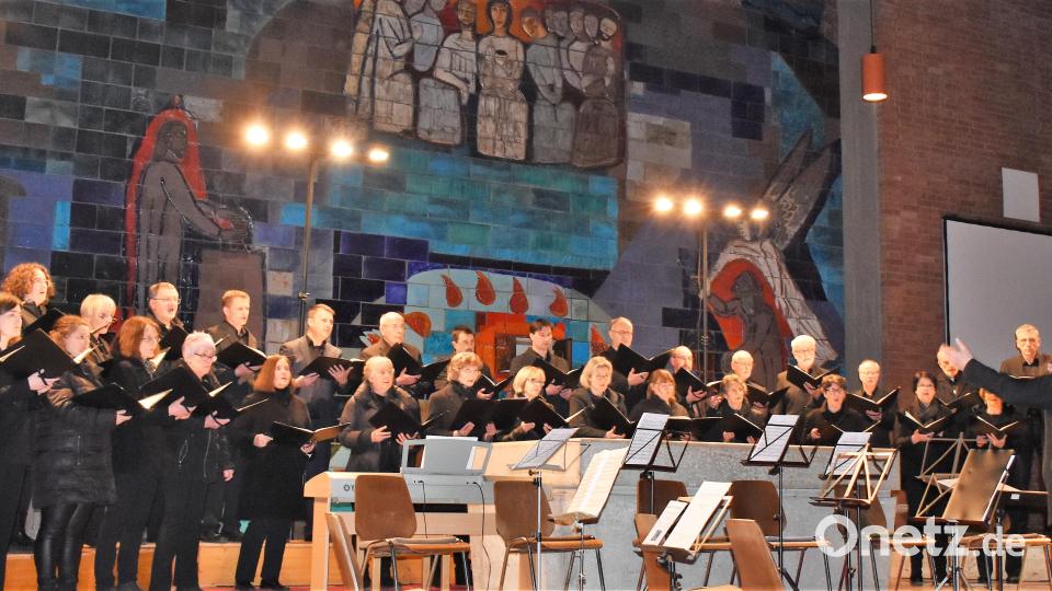 Karfreitagskonzert der Chorgemeinschaft &quot;St. Georg&quot; in der Friedenskirche Grafenwöhr. Bild: rgr
