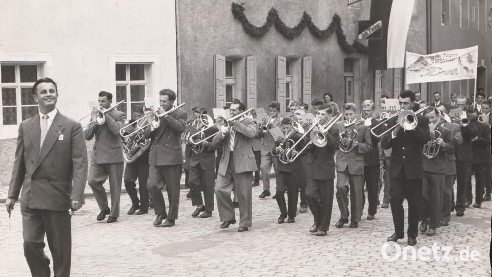 Die Jugendblaskapelle 1958 mit Dirigent Fred Schuhmann. Nach deren Auflösung erfuhr die Stadtkapelle mit Musikern aus dem Jugendorchester eine deutliche Auffrischung Archivbild: Privatarchiv Robert Dotzauer