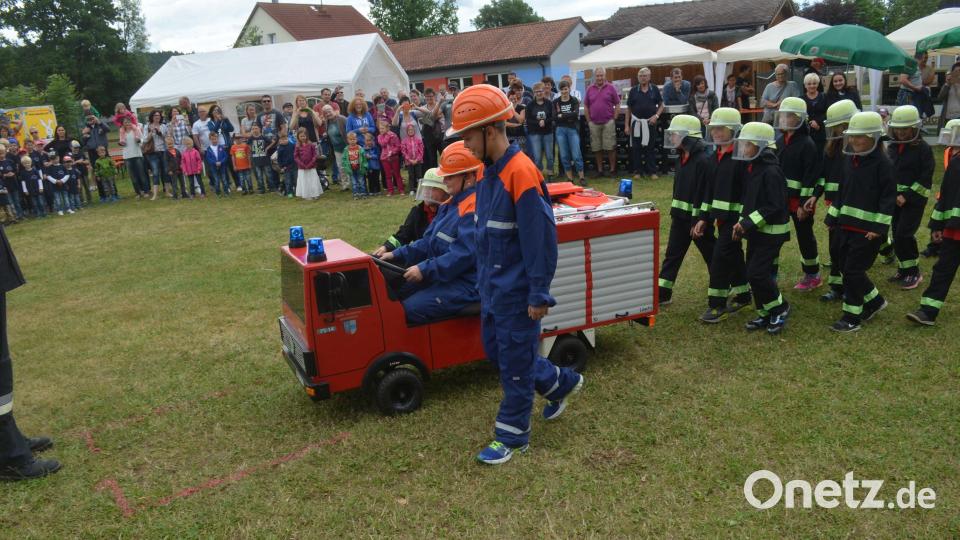 Die Bechtsriether Löschis im Einsatz. Die Gruppe nimmt als Kinderfeuerwehr in Bayern eine Vorreiterrolle ein. Sie war die erste Kinderfeuerwehr, die sich 2006 im Freistaat gegründet hat. Archivbild: fz