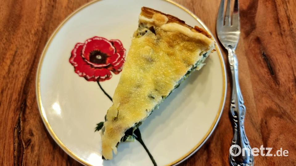Vollkornkuchen mit Lauch und Rosenblättern. Bild: scm