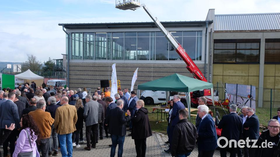 Den ersten Ansturm erlebte die PEGA 2024 auf dem Eschenbacher Bildungshügel mit dem Besuch der zahlreichen Eröffnungsgäste Bild: do