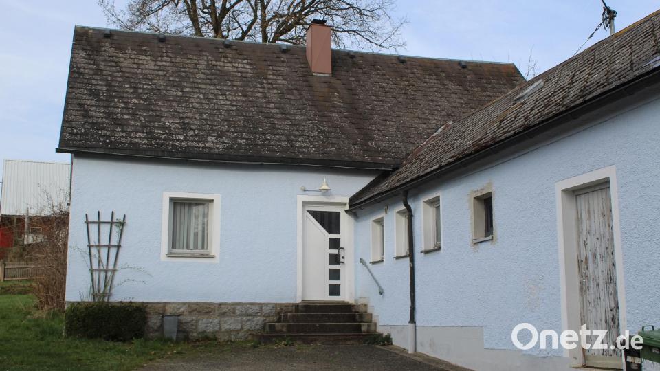 Die Sanierung des Jugendraums im Jugendheim in Zusammenarbeit mit der Katholischen Kirchenstiftung steht kurz vor dem Beginn. Hier soll bis Ende September ein Raum für die Freizeitgestaltung von Jugendlichen und Kindern hergerichtet werden. Bild: Gemeinde Ebnath/exb
