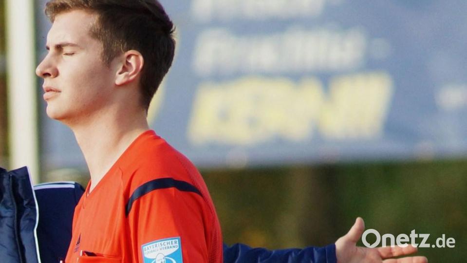 Schiedsrichter Martin Speckner aus dem Landkreis Cham pfeift inzwischen 3. Liga. Nun hat er Morddrohungen erhalten. Archivbild: cy