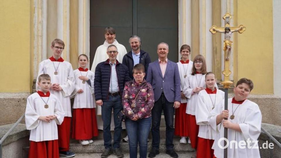Auf 40 Jahre Kommunion konnten die Teilnehmer auf dem Bild zurückblicken. Bild: Rainer Gottas/exb