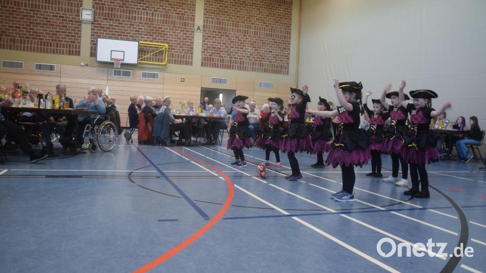 Auch der Piratentanz der "Minis" von den Acro-Dancern begeisterte das Publikum. Bild: fz