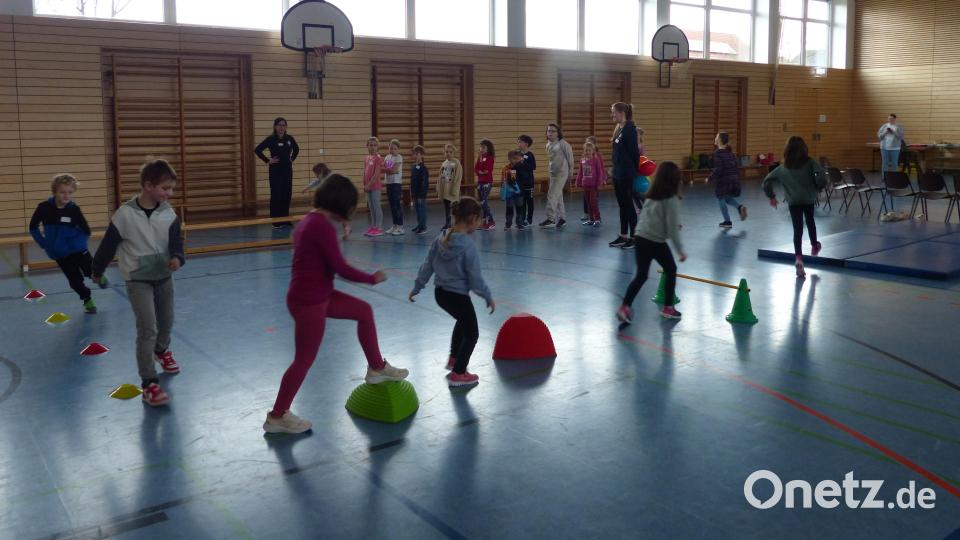 Die Kinder sind auch sportlich gefordert. Bild: hme