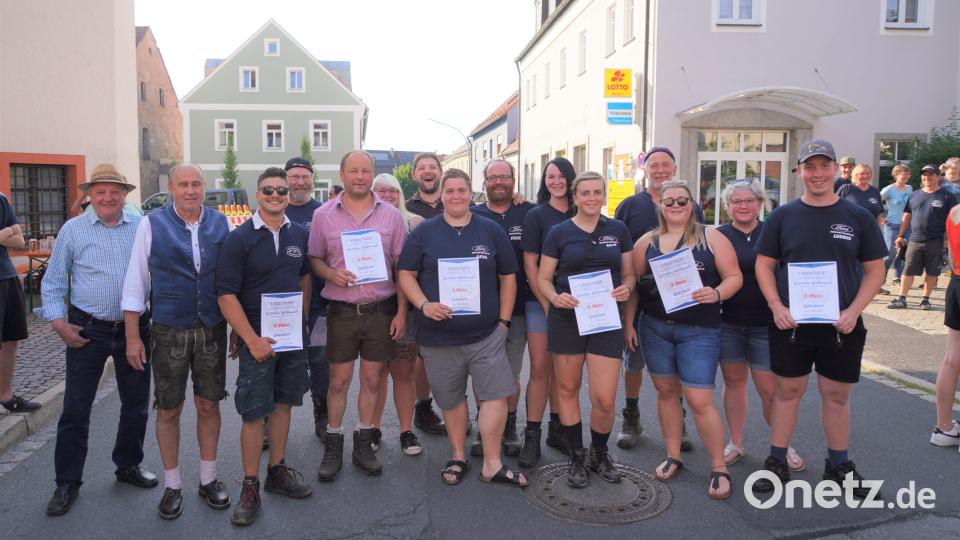 Die Gewinner des Seilziehens beim Waldthurner Bürgerfest. Bild: fvo