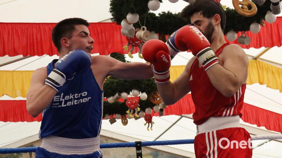 Wer gewinnt? Blau gewinnt, das ist Filip Duric vom BC Eichstätt. Bild: mfh