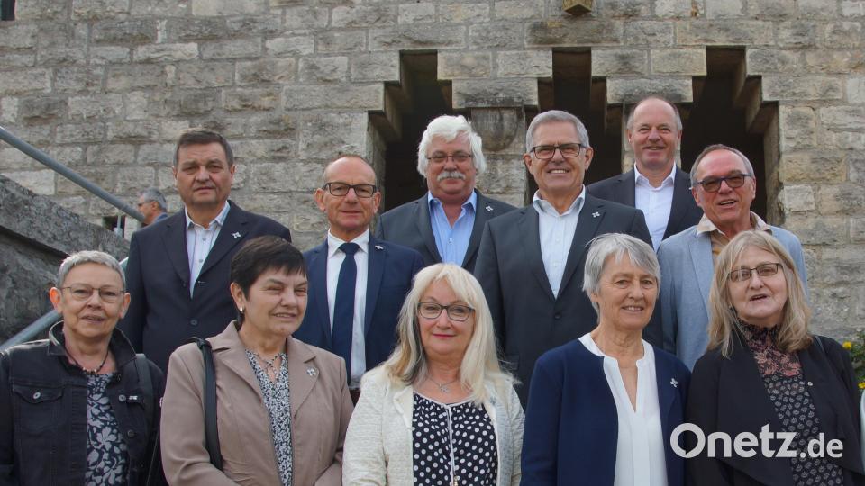 Elf Frauen und Männer feierten ihre Goldene Konfirmation in Hartmannshof. Bild: Kay Andresen/exb