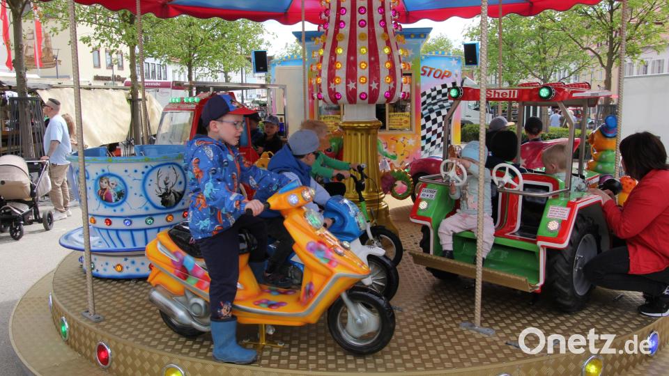 Das Kinderkarussell war bei den "Kurzen" der Renner. Bild: kro