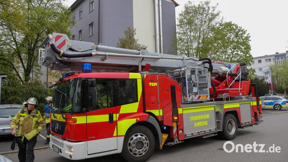 In der Hans-Thoma-Straße in Amberg hat es am Dienstag auf einem Balkon gebrannt. Bild: Wolfgang Steinbacher