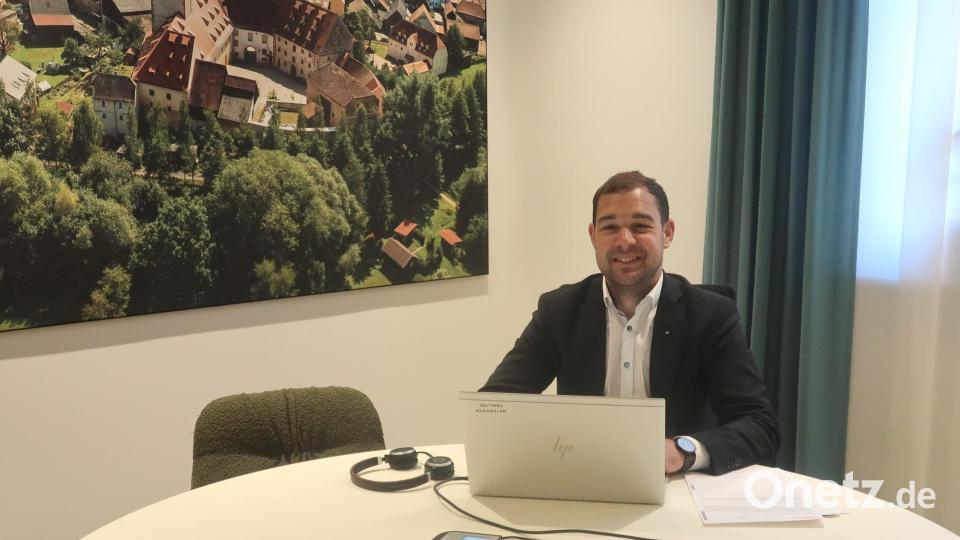 Zum vertrauensvollen Gespräch in angenehmer Atmosphäre laden Geschäftsstellenleiter Johannes Mayerhofer und seine hoch qualifizierten Mitarbeiter gerne ein. Bild: rha