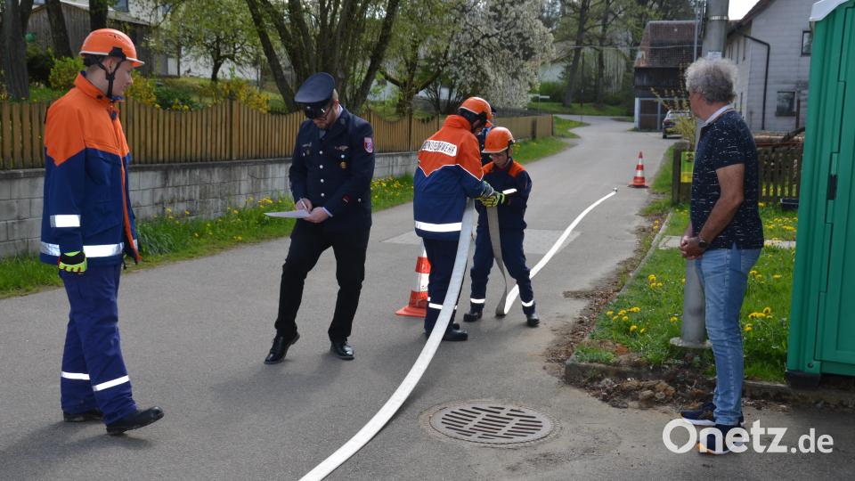 Auch das richtige Kuppeln der Schläuche muss schnell und sicher ablaufen. Bild: dob
