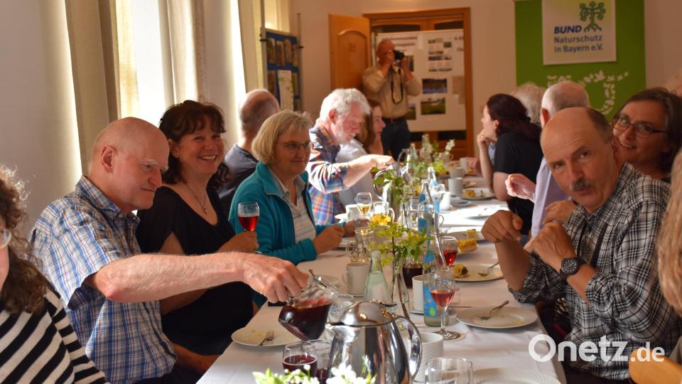 Die streitigen Geister des BN, einst Vorsitzende der Ortsgruppen, heute Ortssprecher, freuten sich über das Treffen im Rahmen der 50-Jahr-Feier. Sie sind bis heute beste Freunde für die Belange der Natur. Bild: ubb