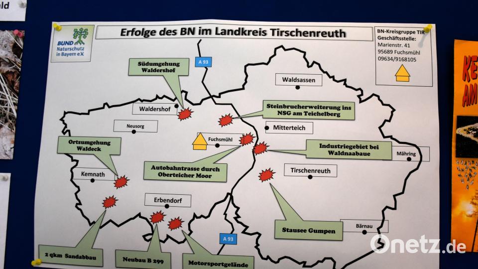 An einer Wandtafel zeigte der BN seine großen Erfolge in 50 Jshren Verbandsgeschidhte. Bild: ubb