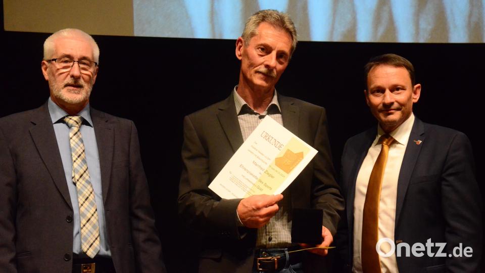 Manfred Ziegler (Turnerbund Weiden) ist Deutscher Meister im Hochsprung AK M 60. Bild: Kunz