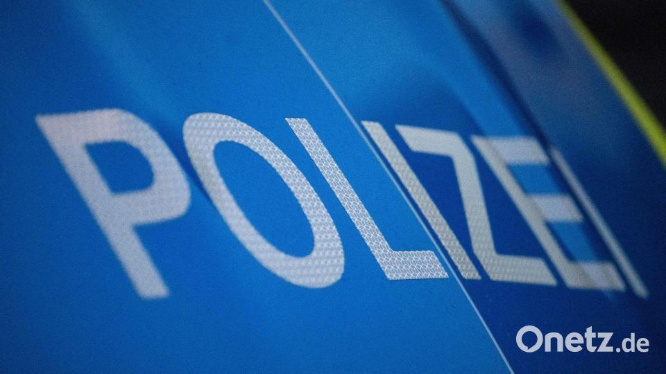 Unbekannte haben mehrere Kreuzwegstationen in Fichtelberg beschädigt. Symbolbild: Marijan Murat/dpa