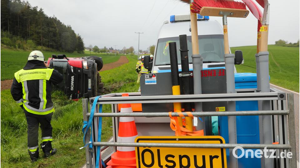 Die AS 8 zwischen Ensdorf und Schwandorf war für circa zwei Stunden gesperrt. Bild: Wolfgang Steinbacher