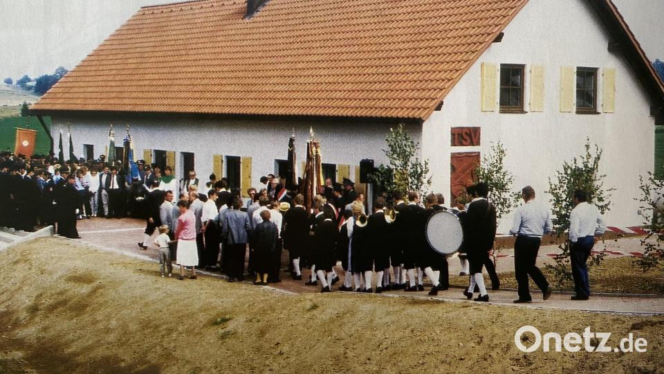 Im Juli 1986 wurde das neue TSV-Sportheim an der Tirschenreuther Straße eingeweiht. Bild: Archiv TSV Neualbenreuth