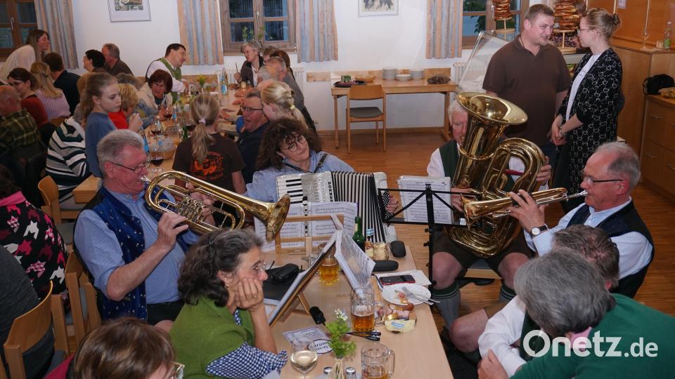 &quot;Bolg und Blech&quot; sorgen mit ihrer Musik für gute Stimmung im Saal Bild: nib