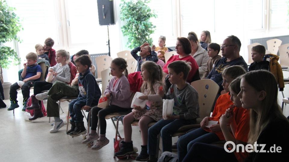 Für die Kinder lief am Samstag der Disney-Film &quot;Elemental&quot; den sie bei Popcorn und Süßigkeiten genossen. Bild: prh
