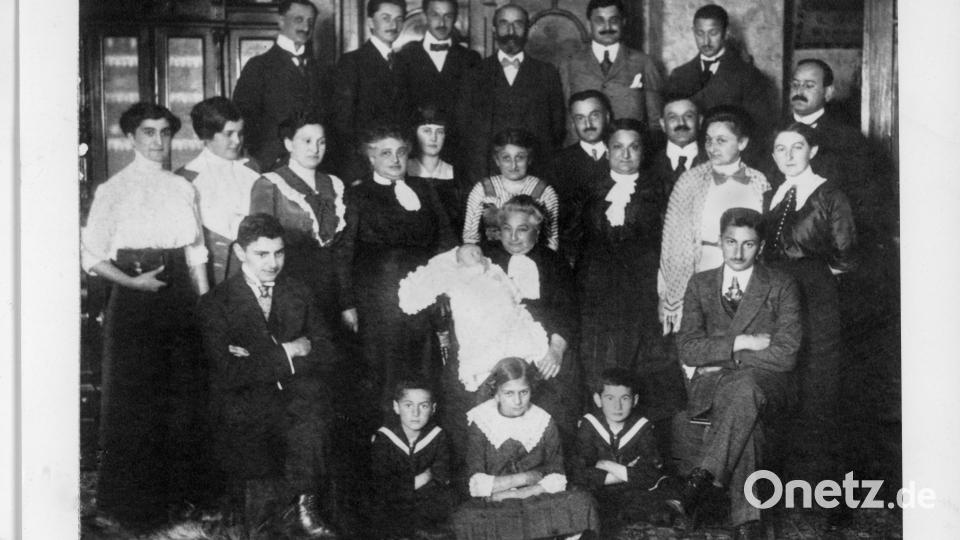 Fünfzehn der Menschen auf diesem Foto kamen im Holocaust ums Leben. Wahrscheinlich wurde dieses Bild der Kupfers im Jahr 1913 aufgenommen. Bild: Familienarchiv Kupfer
