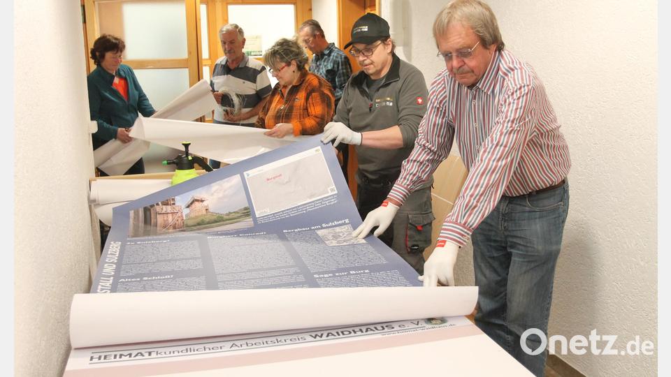 Andreas Ringholz (Zweiter von rechts) und das HAK-Team sind eifrig am Vorbereiten. Bild: pi