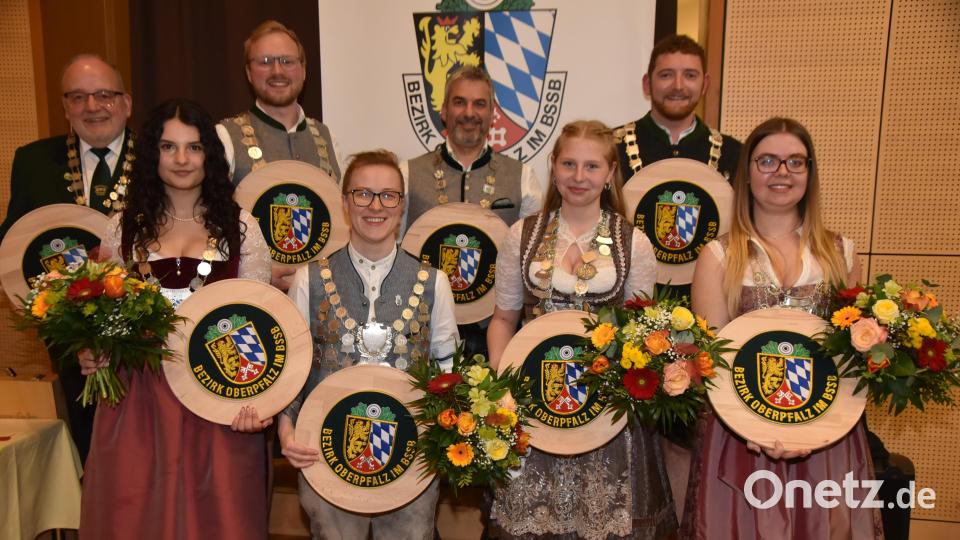 Das sind die Schützenkönige des Schützenbezirks Oberpfalz. Bild: Renate Kellner/exb