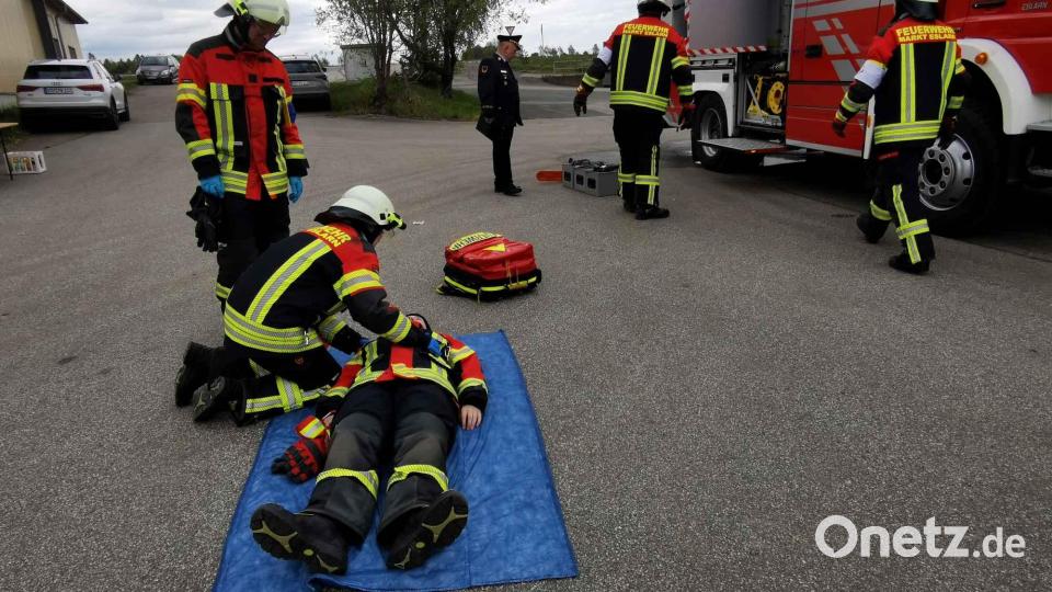 Auf dem Übungsplan stand auch die Rettung einer verunfallten Person. Bild: gz