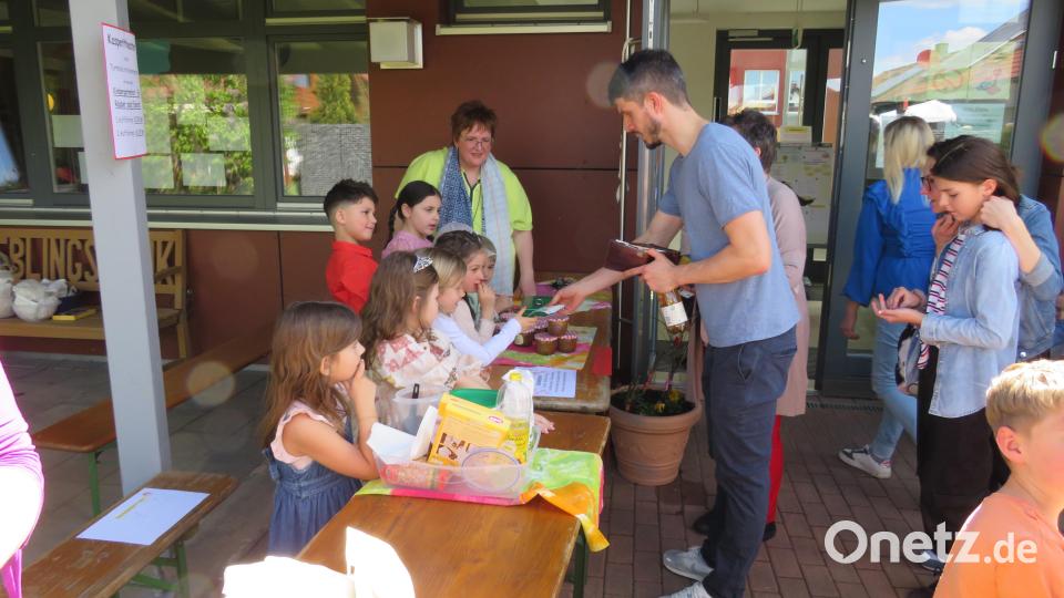 Ein tolles KIndergartenfest im Regenbogenland erlebten die Eltern, Besucher und Kinder. Bild: adj
