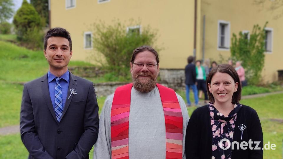Martin Hirsch und Andrea Wild feierten ihre Silberne Konfirmation. Bild: hdk