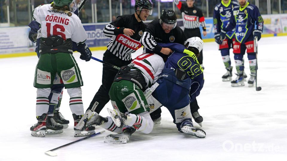 Im Schnelldurchgang haben die Blue Devils Weiden die &quot;Best-of-5&quot;-Achtelfinal-Serie in der Eishockey-Oberliga für sich entschieden. Bild: Elke Englmaier