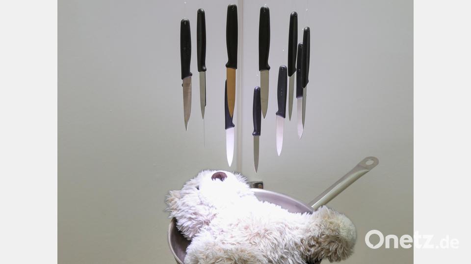 Bärli in Not. &quot;Seelenmesserstecherei&quot; ist der Titel dieses Werks. Bild: Wolfgang Steinbacher