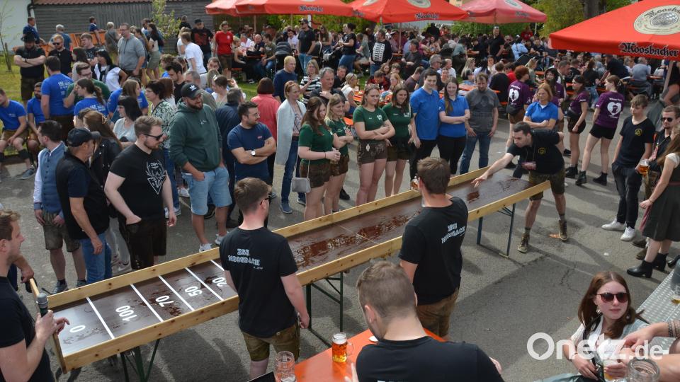 Viel Frohsinn und Gaudi waren bei den Wettbewerben rund um den &quot;Tag des Bieres&quot; auf dem Gartengelände der Brauerei Scheuerer gegeben. Bild: dob