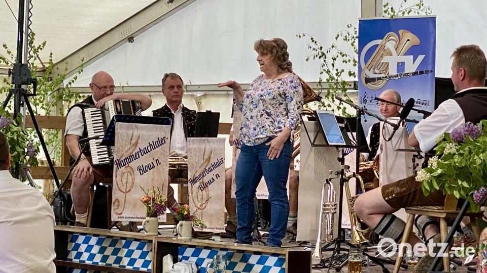 Anni Hofmann aus Mendorferbuch brachte das Bierzelt zum Toben. Bild: gri