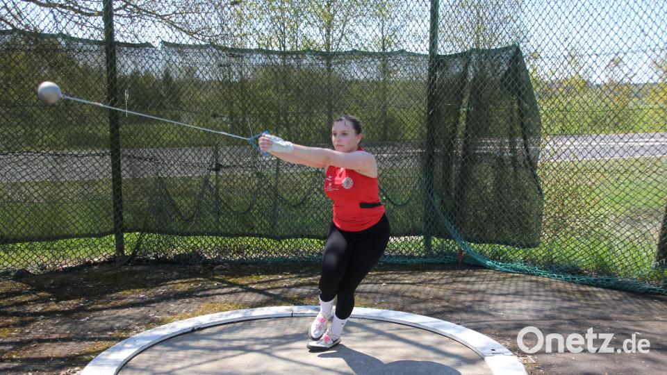 Die 16jährige Hammerwerferin Ricarda Baum (TB Jahn Wiesau) Bild: kro
