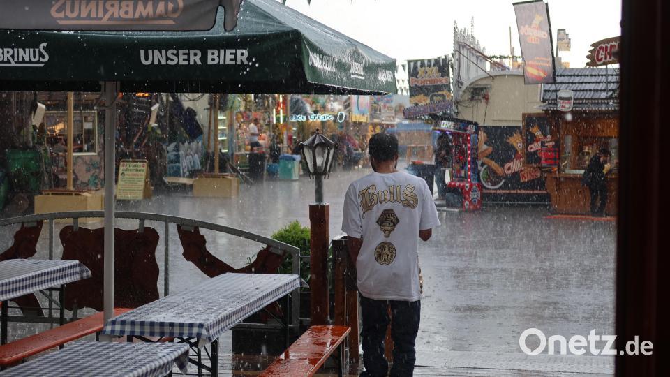 Ein Gewitterregen trifft am Donnerstag das Frühlingsfest. Bild: Kunz