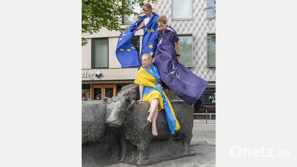 &quot;Europa tragen&quot; von Hermann Hiller Bild: Edward Beierle/exb