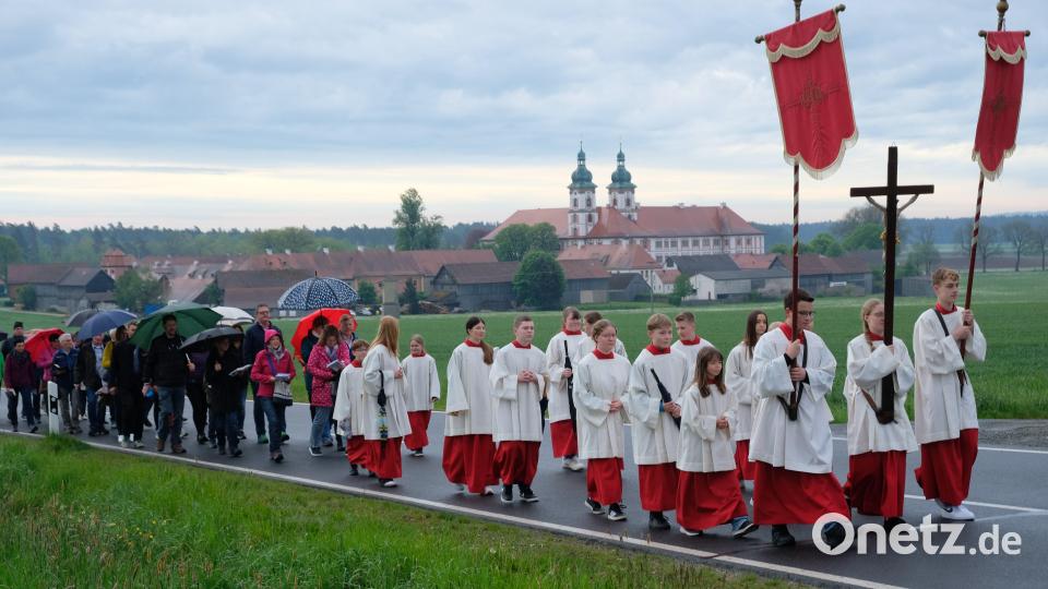 Die längste Strecke hatten beim Sternbittgang nach Oberbibrach die Gläubigen aus der Pfarrei Speinshart zurückzulegen. Bild: do