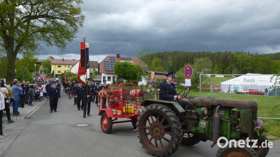 Die Nachbarwehr Mallersricht war stark vertreten. Bild: bk