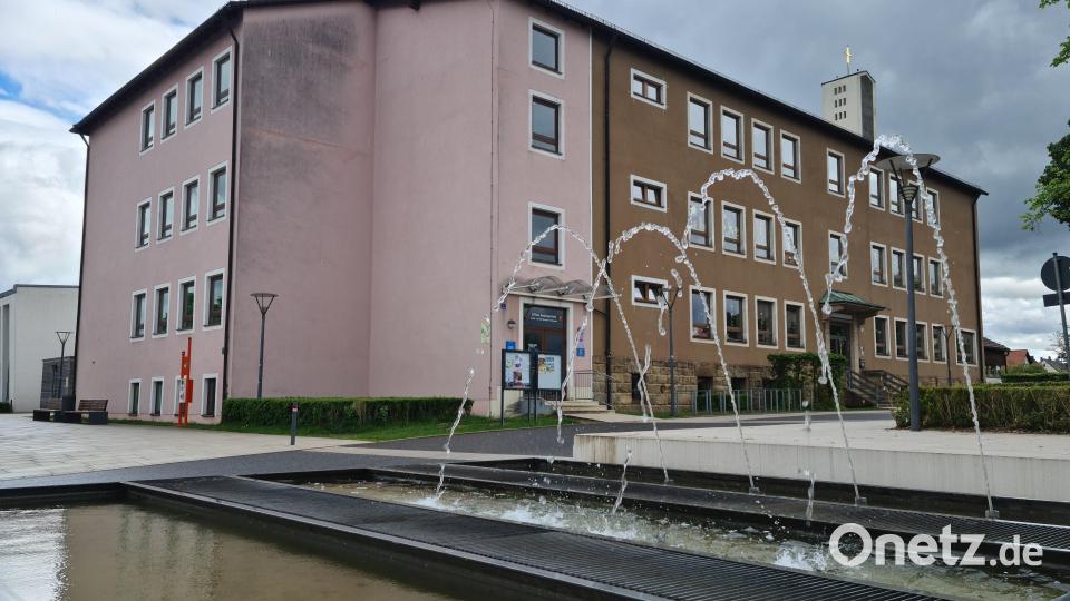 Mitten im kulturellen Zentrum von Grafenwöhr ist die Bücherei St. Michael im ehemaligen Grundschulgebäude untergebracht. Bild: sne
