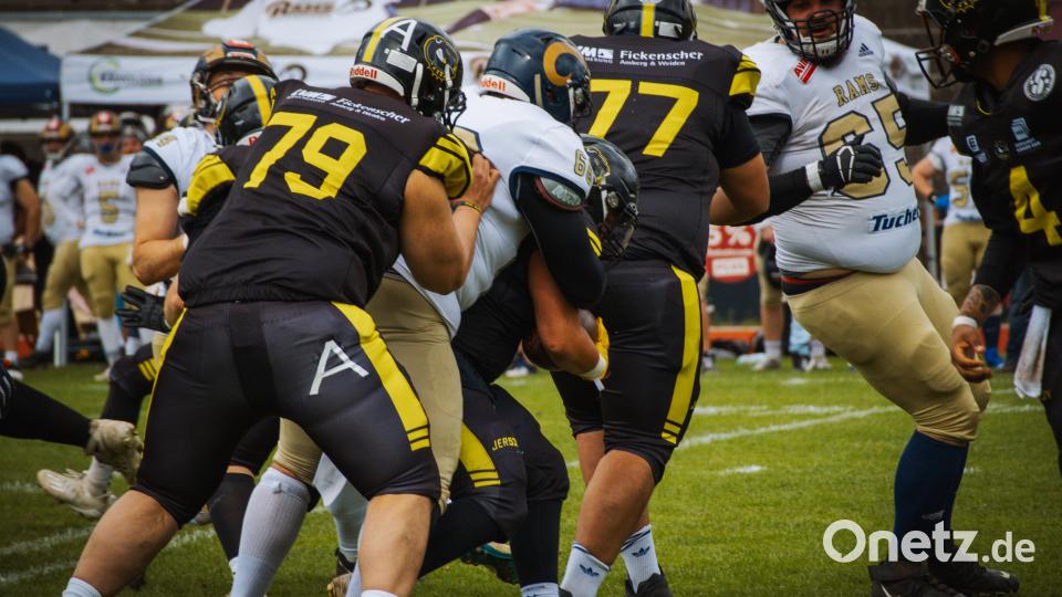 Die Amberg Mad Bulldogs packten kräftig zu, doch gegen die Nürnberg Rams war kein Kraut gewachsen. Bild: Benjamin Leithold