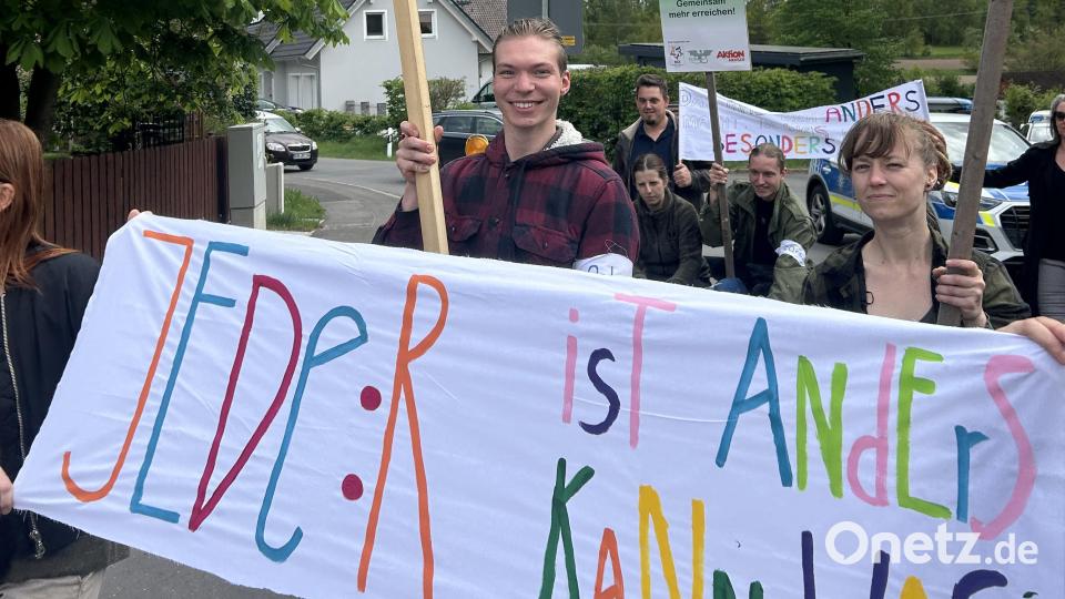 Mit einem Protestzug mahnten die Aktion Mensch und die ECW Jugendbildung eine konsequente Umsetzung der UN-Konvention für die Rechte von Menschen mit Behinderungen an. Bild: ECW Jugendbildung/exb