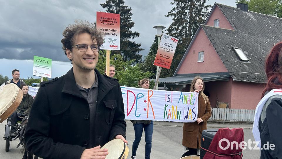 Mit einem Protestzug mahnten die Aktion Mensch und die ECW Jugendbildung eine konsequente Umsetzung der UN-Konvention für die Rechte von Menschen mit Behinderungen an. Bild: ECW Jugendbildung/exb